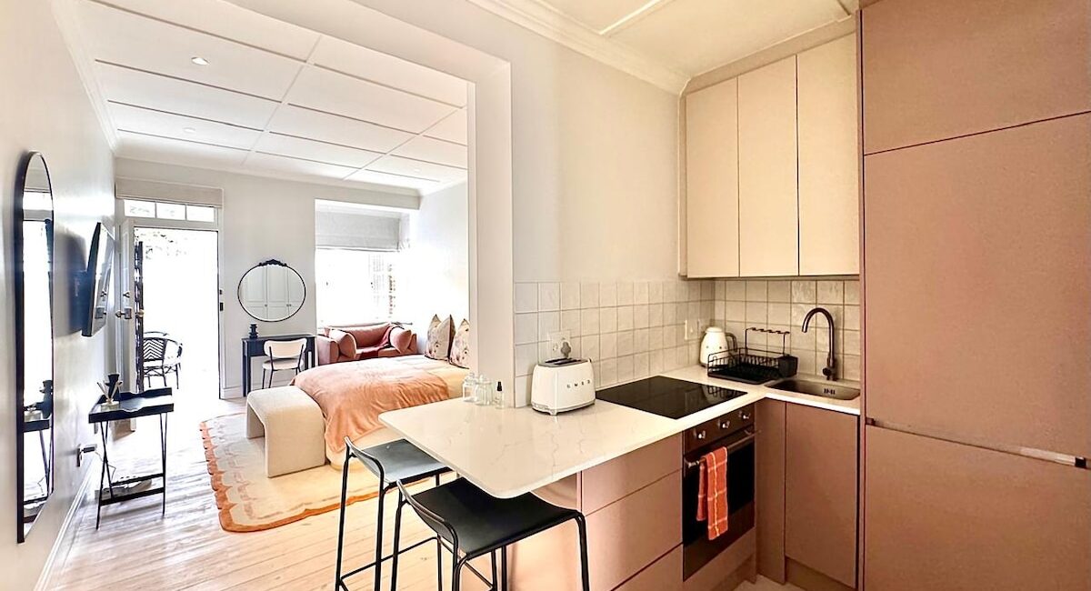 Queens Suites – Studio Interior