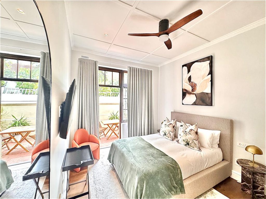 Sea Point Executive Suite – Living and Sleeping Area