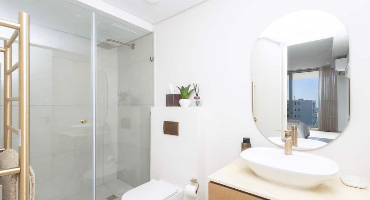 Bantry Bay Beauty - Bathroom