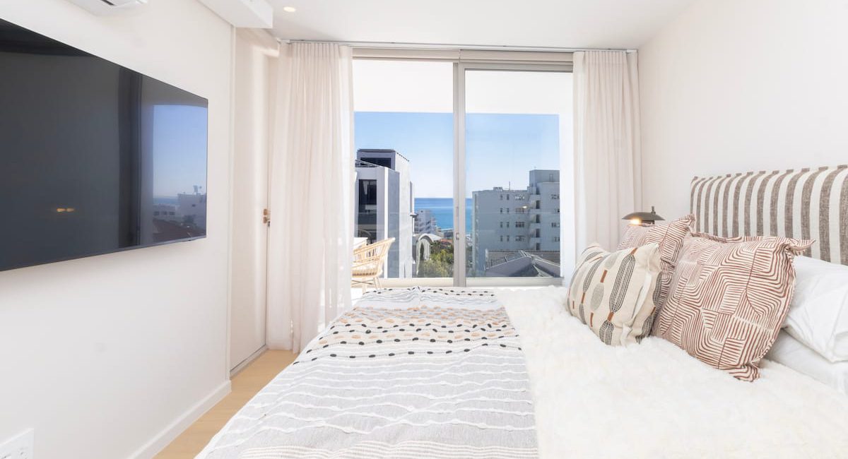 Bantry Bay Beauty - Main Bedroom