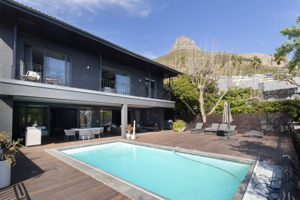 Mansion Villa – Hero Exterior