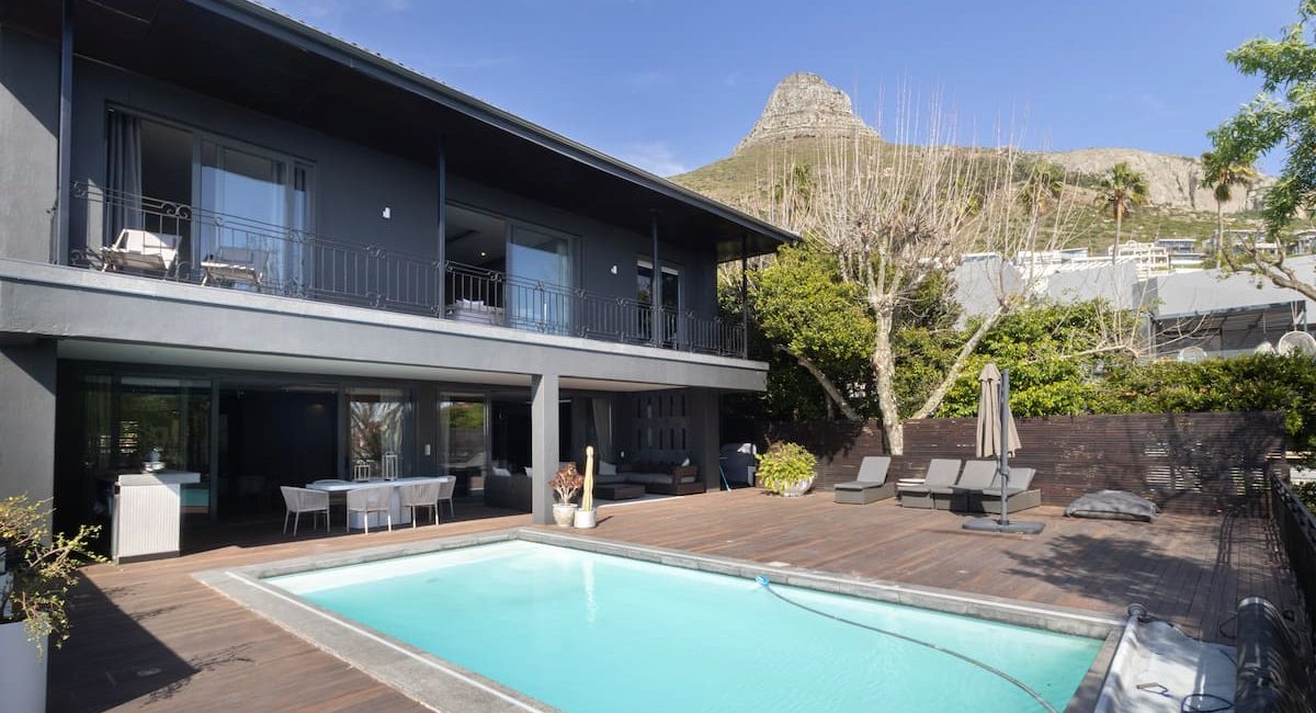 Mansion Villa – Hero Exterior