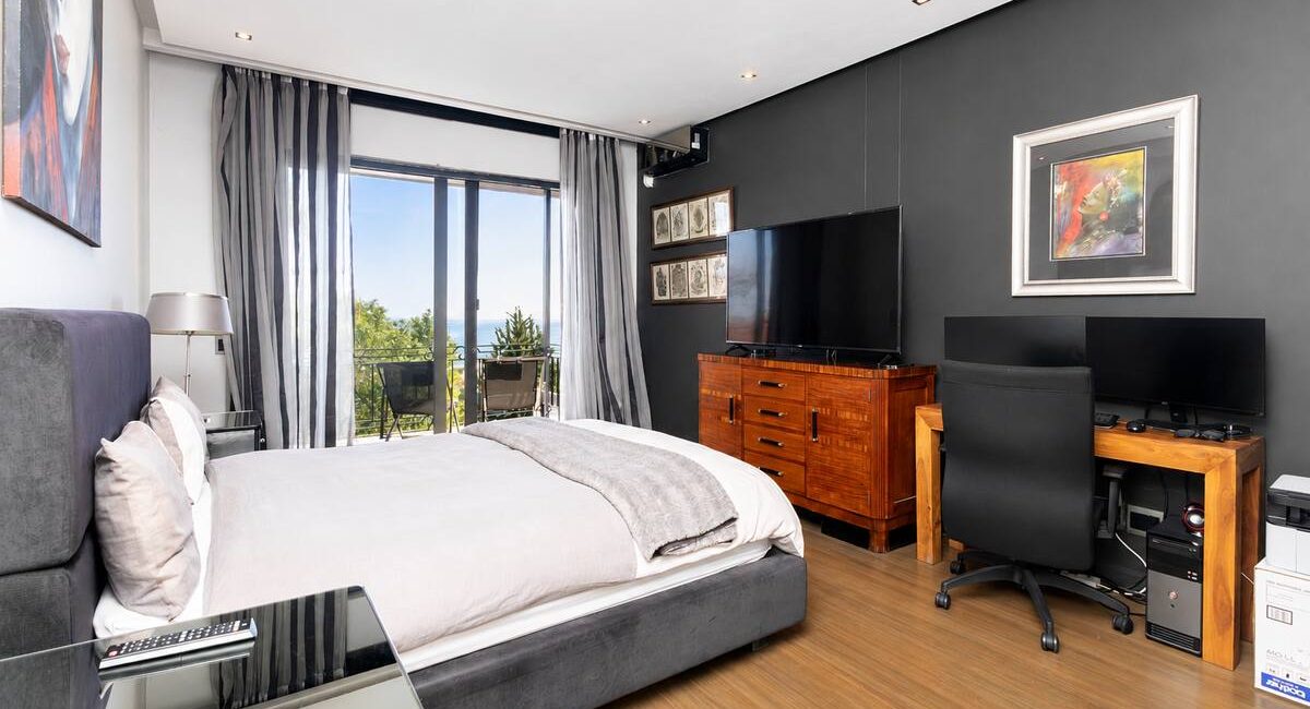 Mansion Villa – Main Bedroom